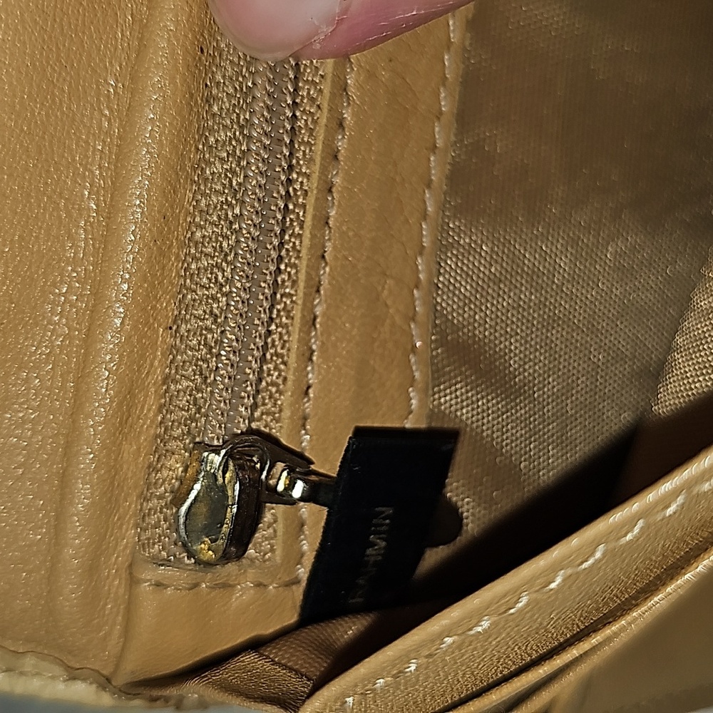 Brahmin Wallet - Picture 5 of 5